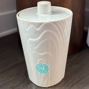 Martha Stewart Stoneware Faux Bois Design canister with lid, dishwasher safe